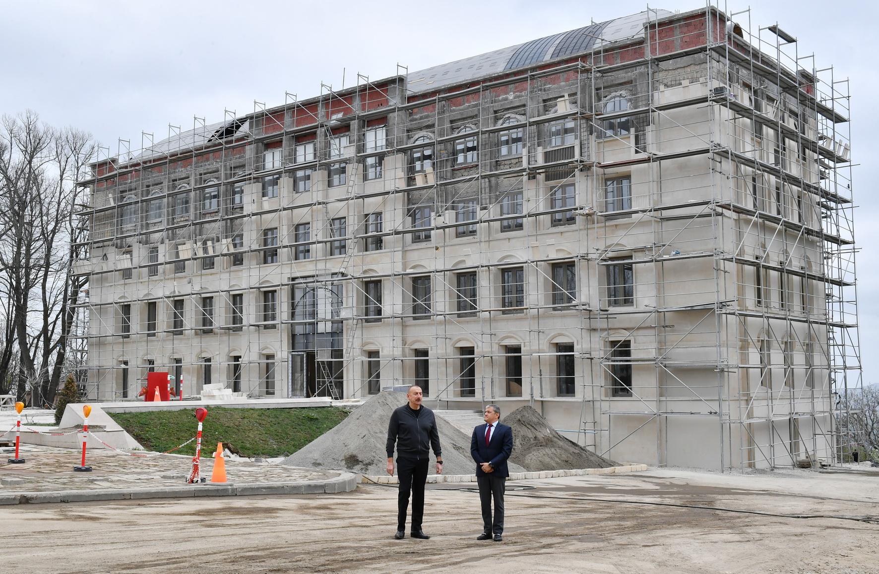 President Ilham Aliyev has reviewed the overhaul of the administrative building in Shusha